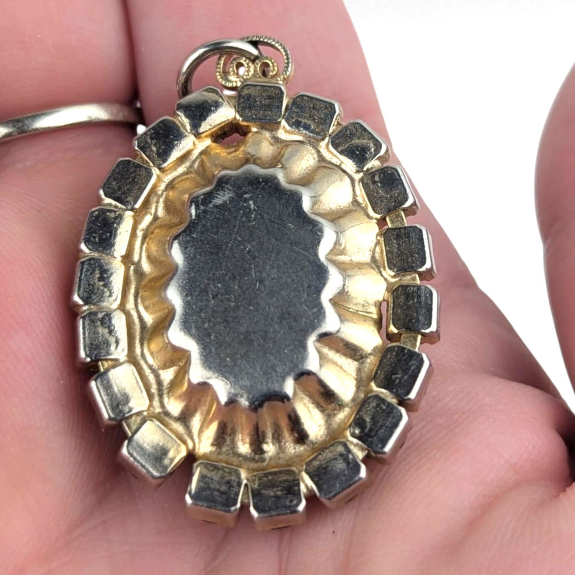 Vintage Aurora Borealis Rhinestone Pendant: Gothic Glam Necklace