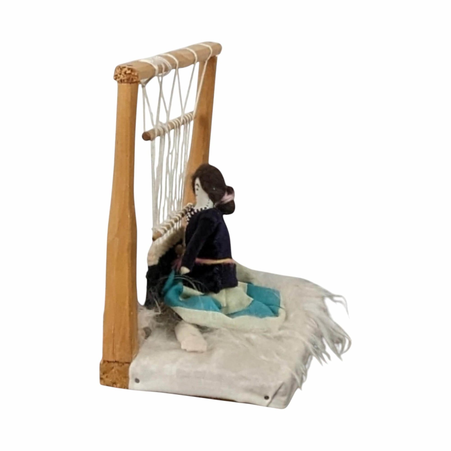 Vintage Navajo Weaver Woman Figurine: Southwestern Native American Art