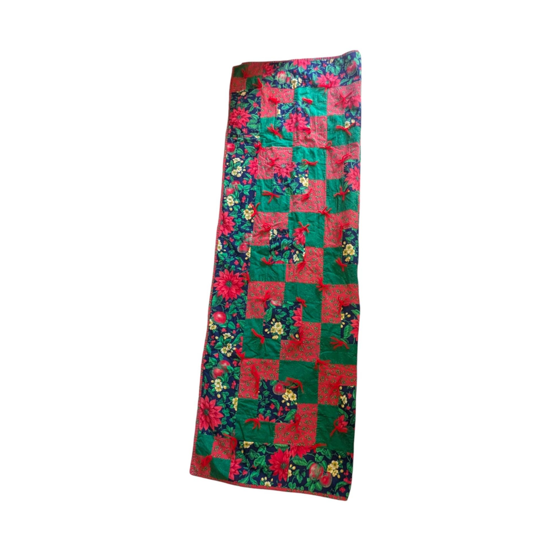 Vintage Christmas Patchwork Quilt: Reversible Poinsettia Holiday Throw