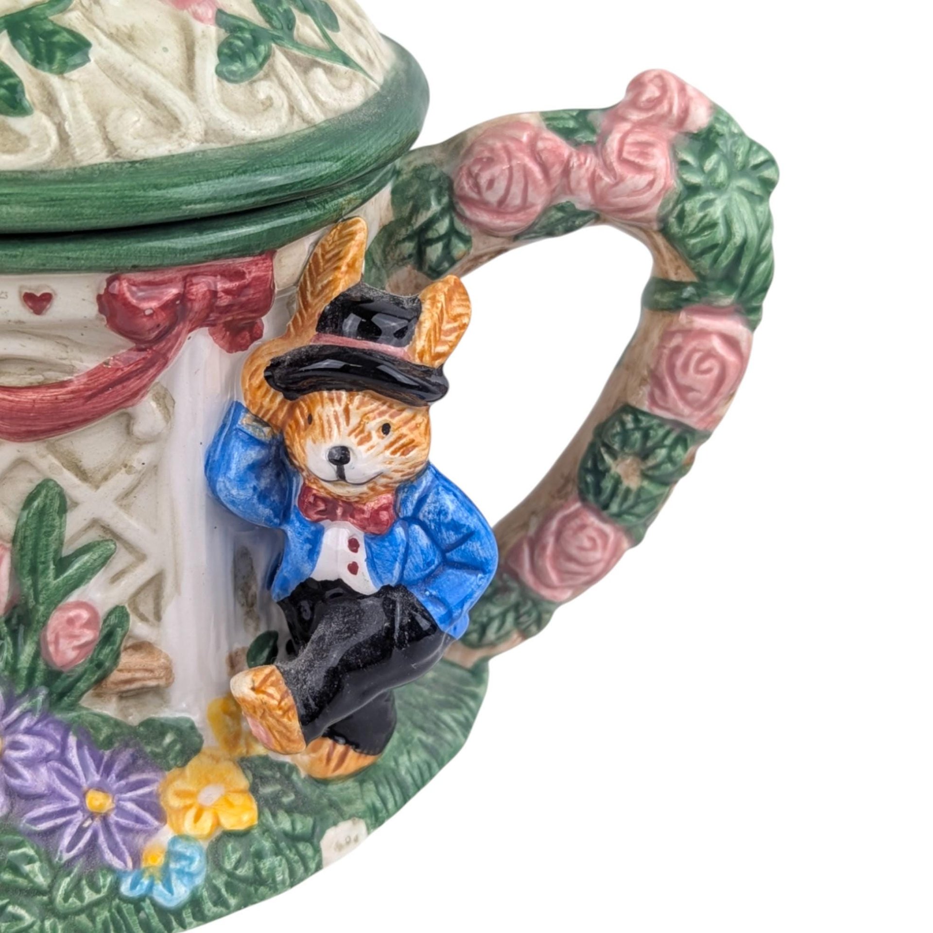 Vintage 1998 Rabbit Teapot: Mercuries Decorative Ceramic Garden Party