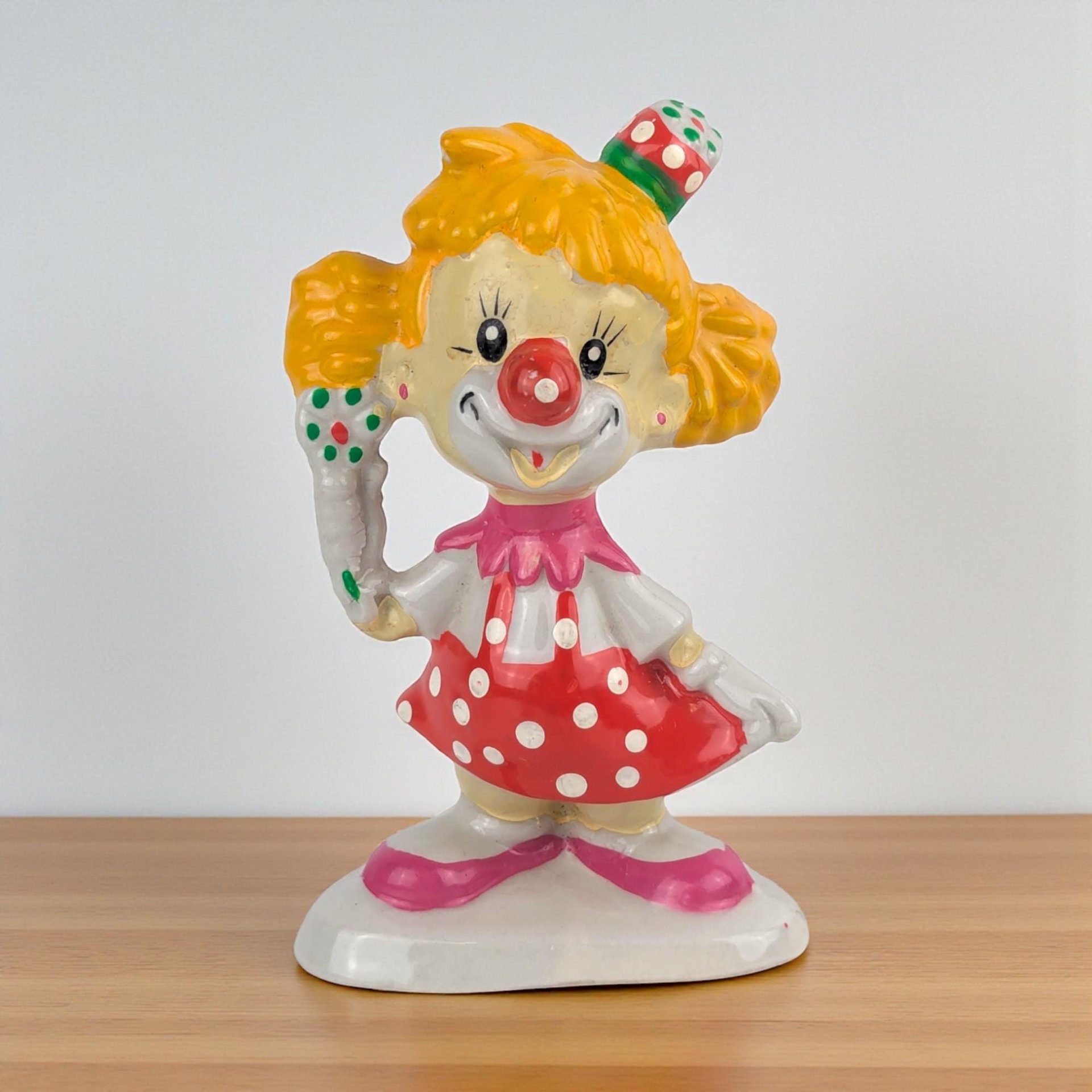 Vintage Edasa Clown Figurine: Ceramic Brazilian Circus Decor