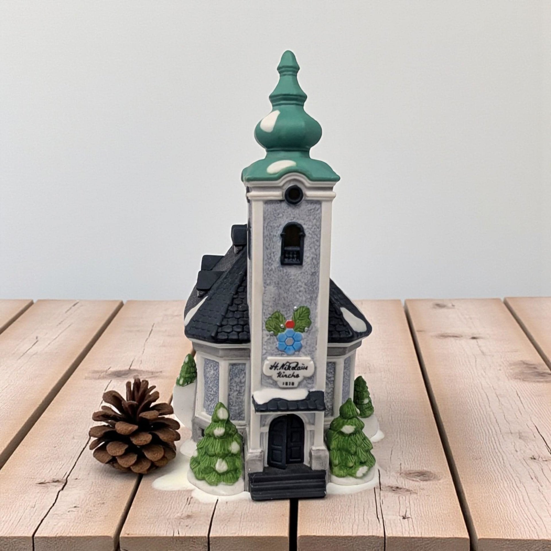 Vintage 1991 St. Nikolaus Kirche: Dept 56 Alpine Village Series