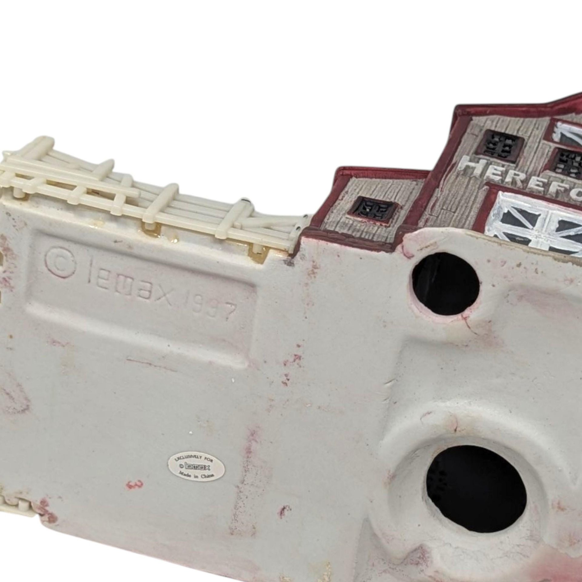 Vintage 1997 Lemax Hereford's Barn: Dickensvale Porcelain Lighted House