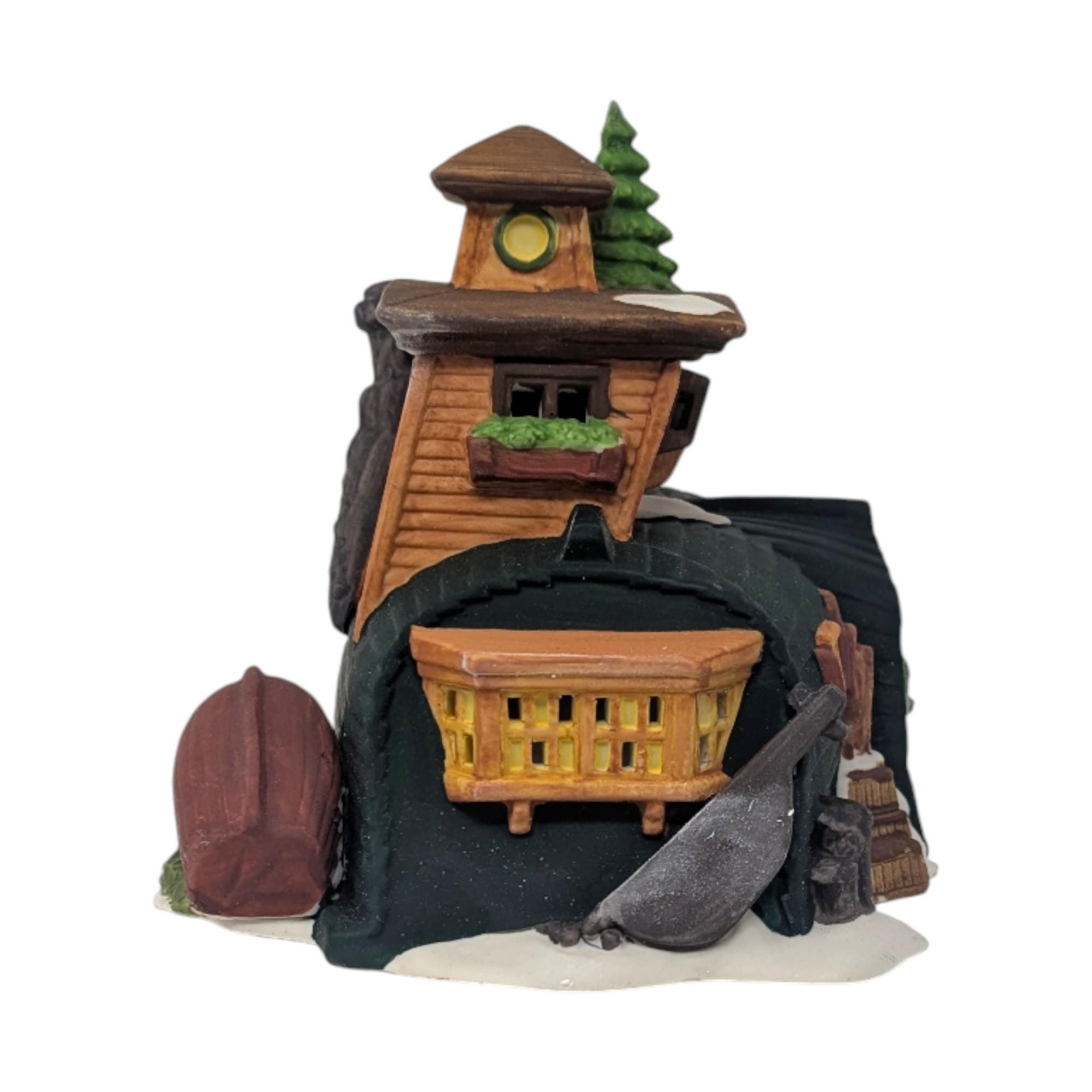 Vintage 1989 Peggotty's Seaside Cottage: Dept 56 Dickens' Village Porcelain House