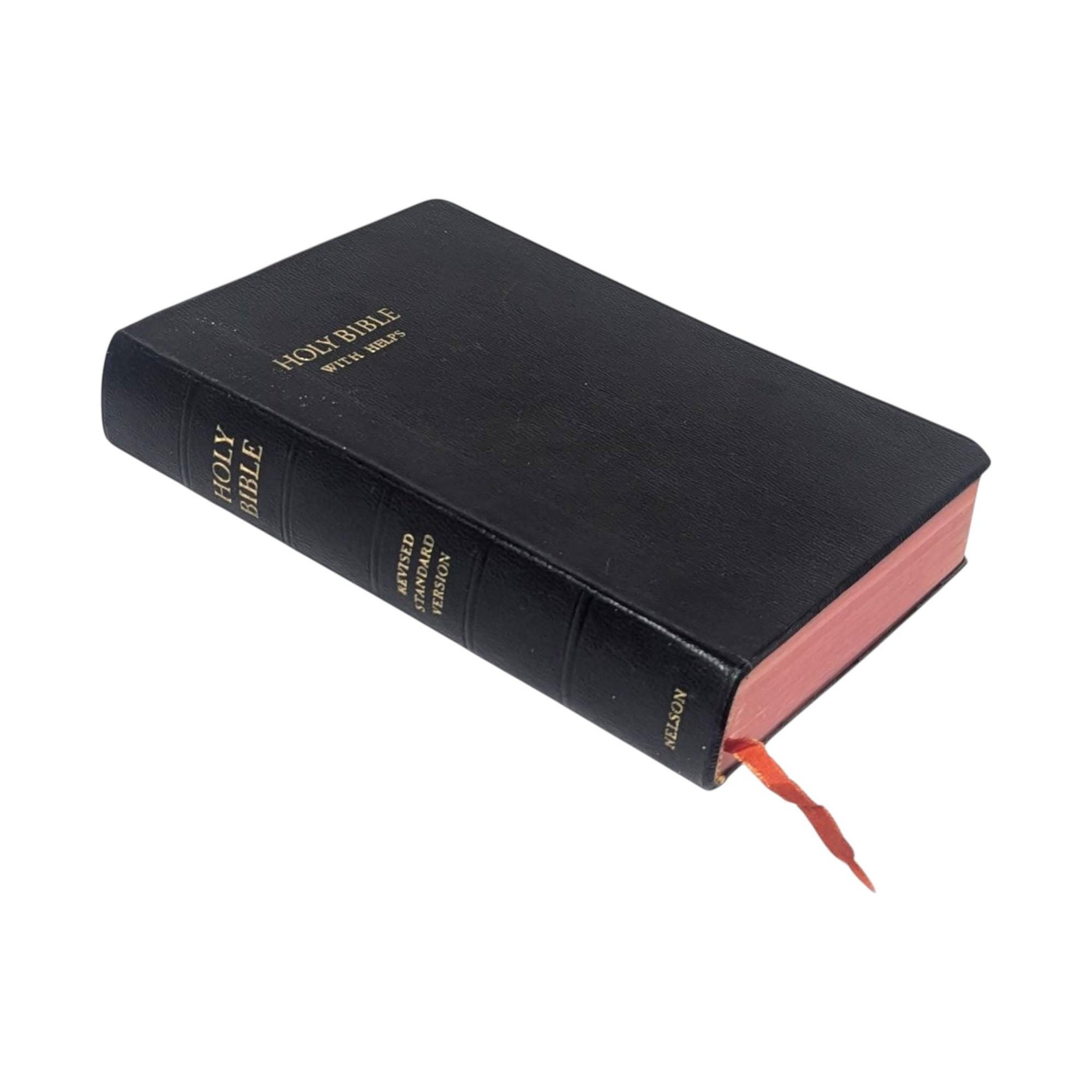 Vintage 1952 Holy Bible: Thomas Nelson & Sons With Helps Edition