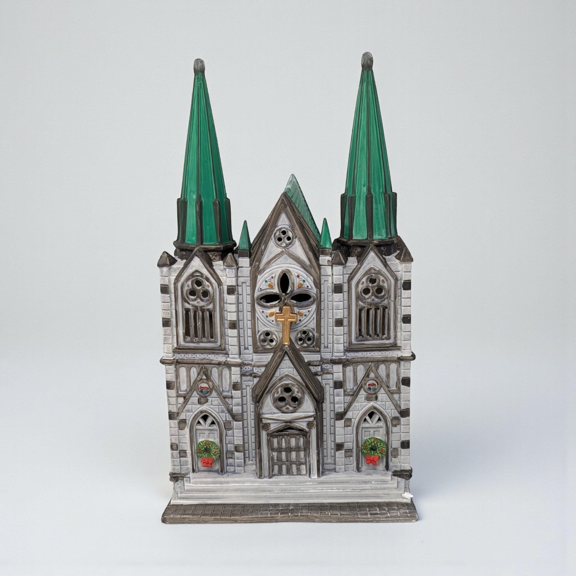 Vintage 1987 The Cathedral Lighted Building: Dept 56 Christmas in the City Village Decor