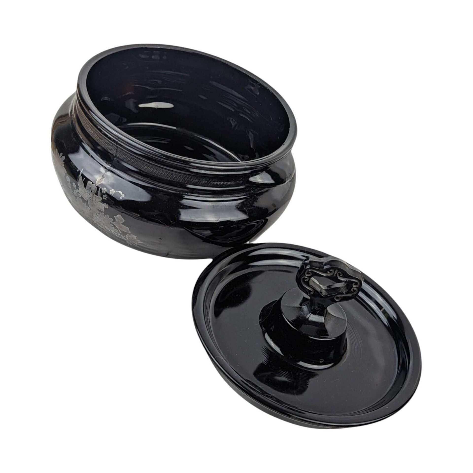 Vintage L.E. Smith Black Glass Bean Pot