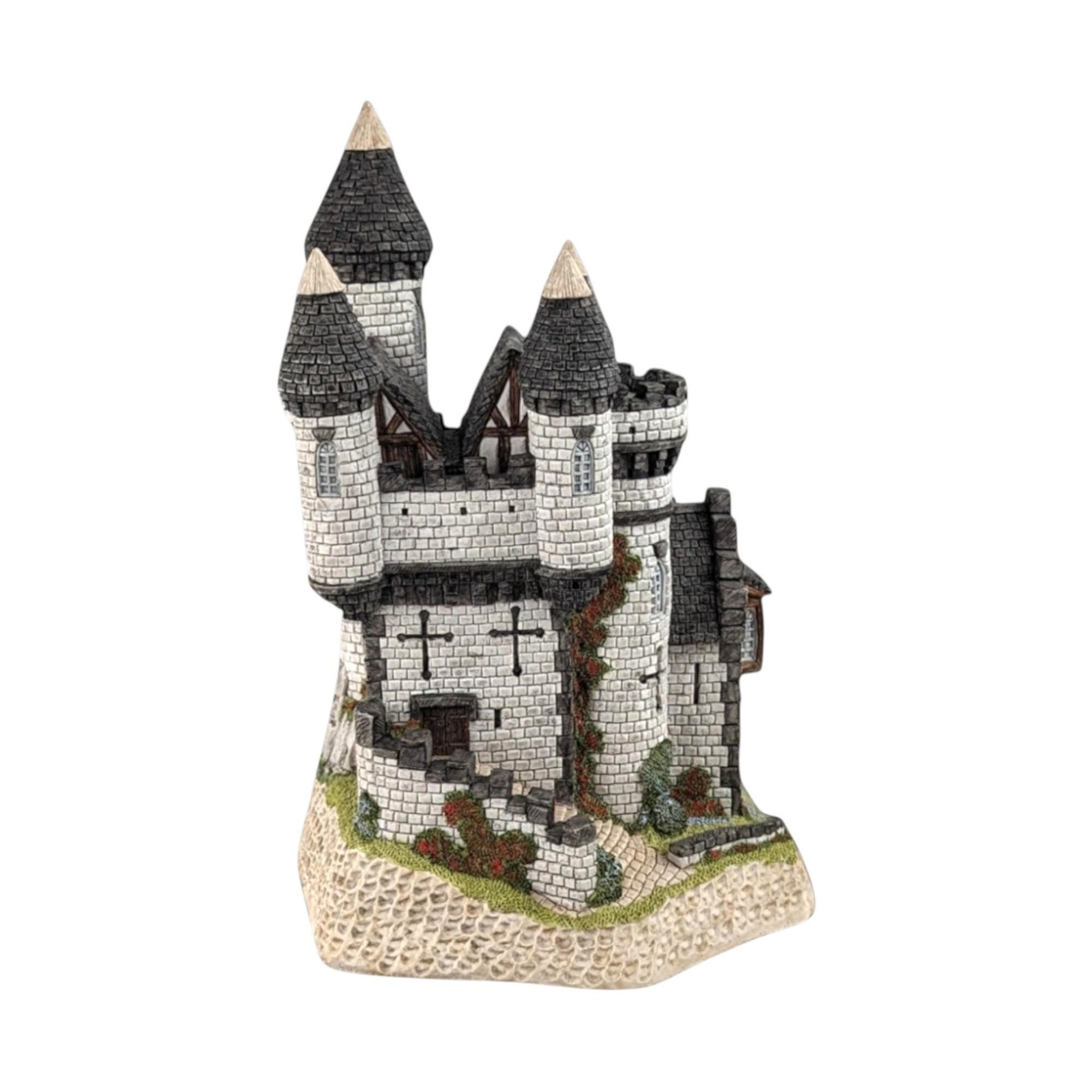 1988 David Winter Macbeth's Castle