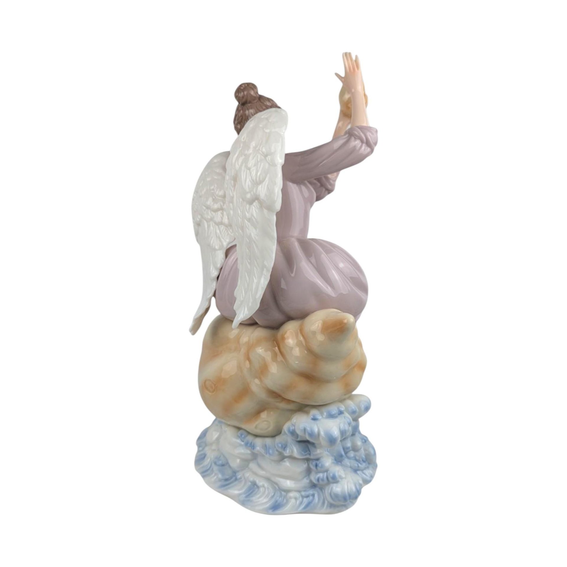 2002 Grandeur Noel Porcelain Angel Figurine