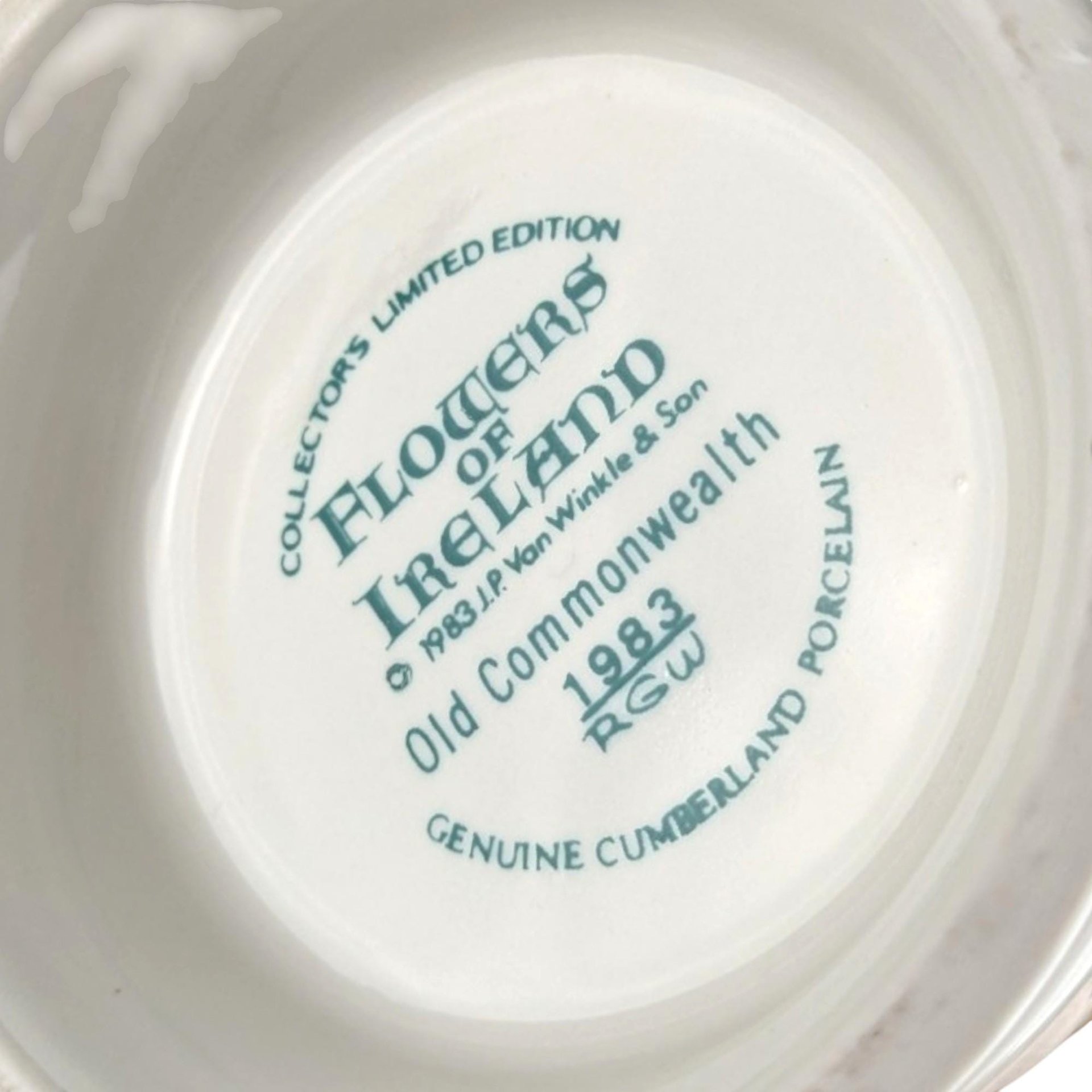 1983 Old Commonwealth Flowers of Ireland Decanter