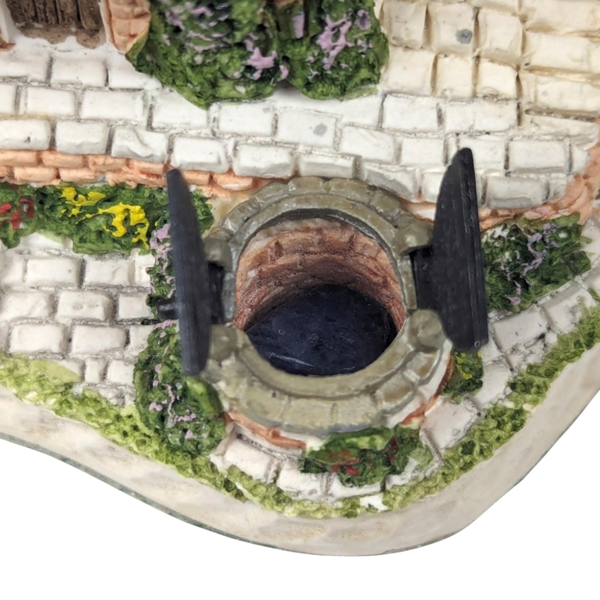 1993 David Winter September Birthstone Wishing Well