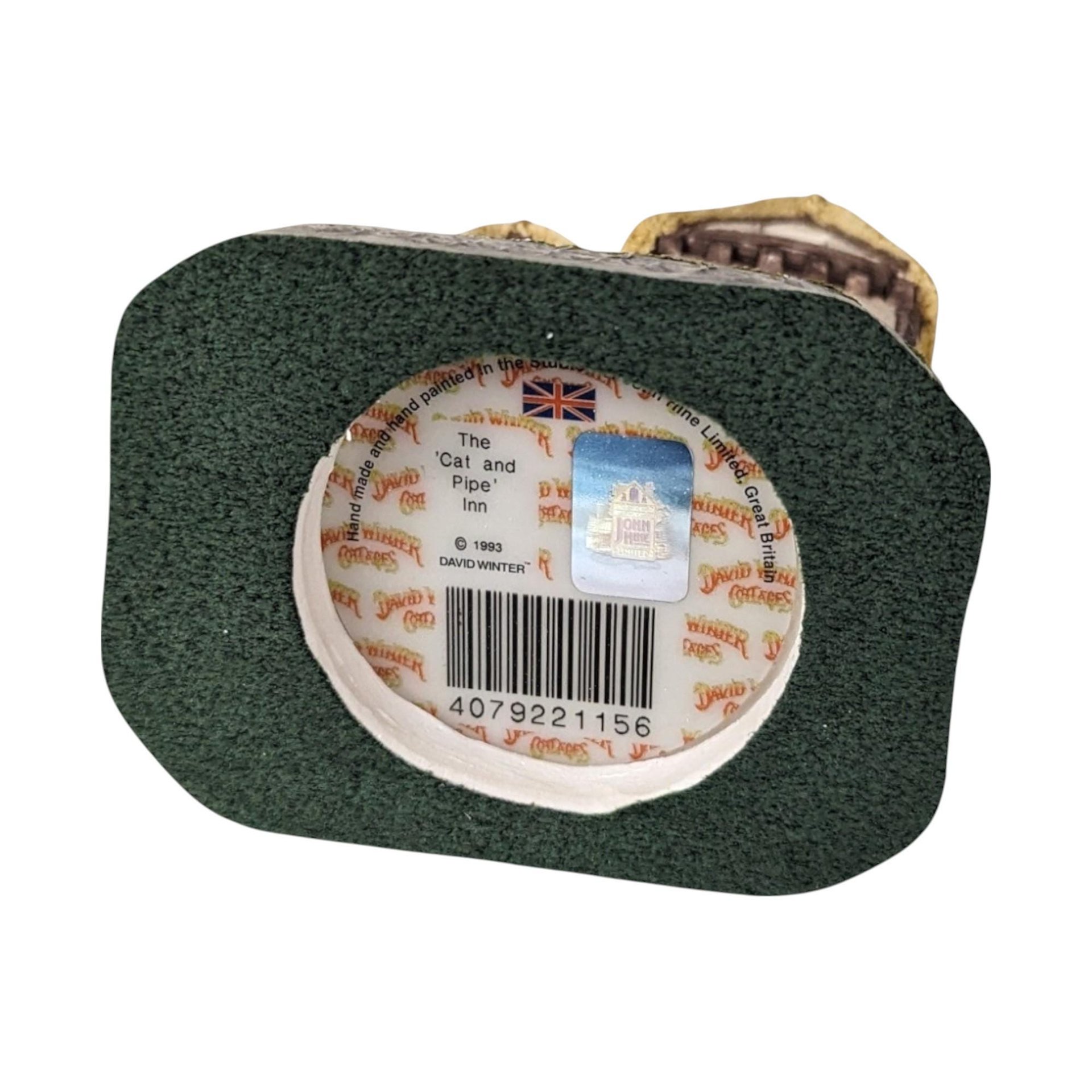 1993 David Winter The Cat and Pipe Inn