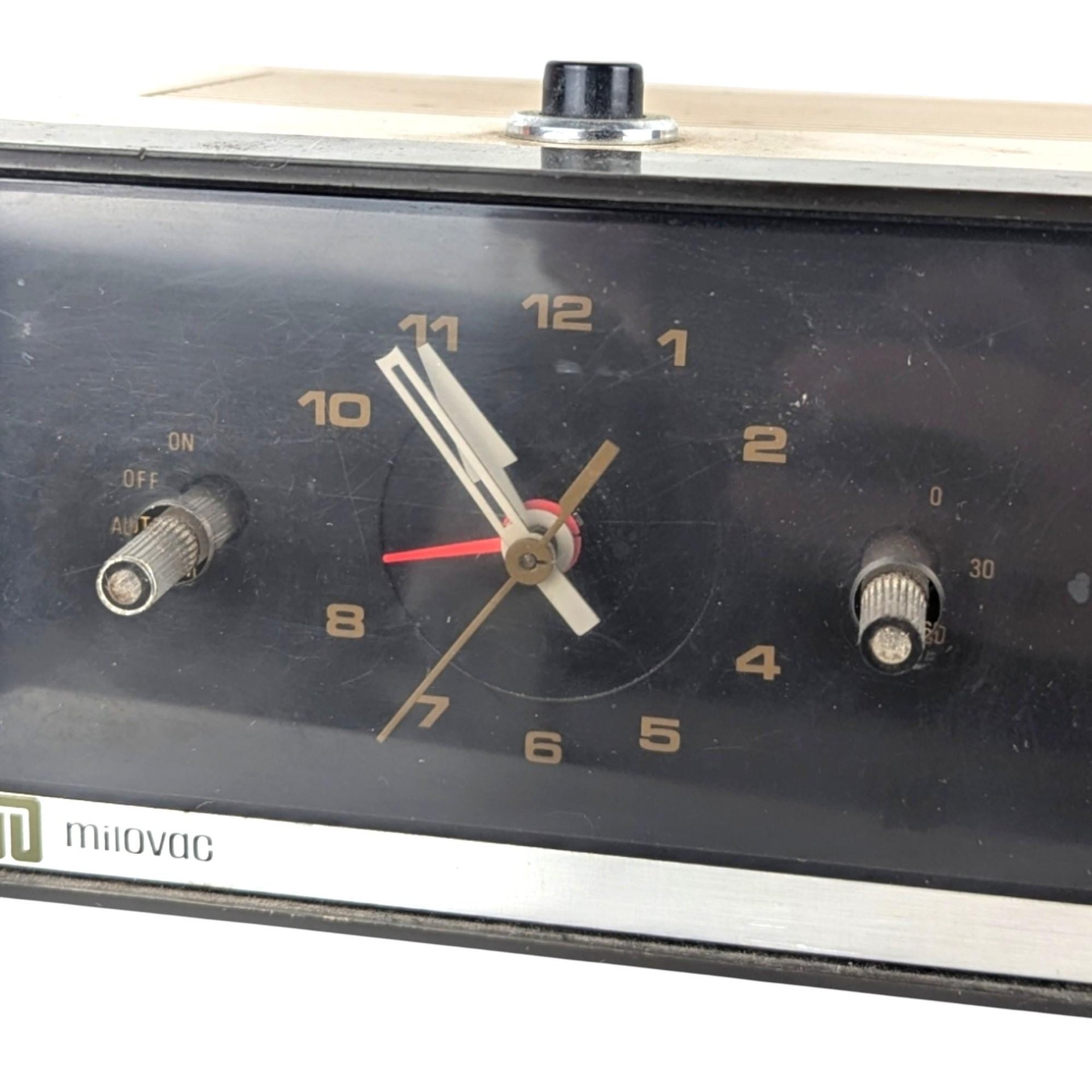 Vintage Milovac Model TR-707 AM/FM Alarm Clock Radio