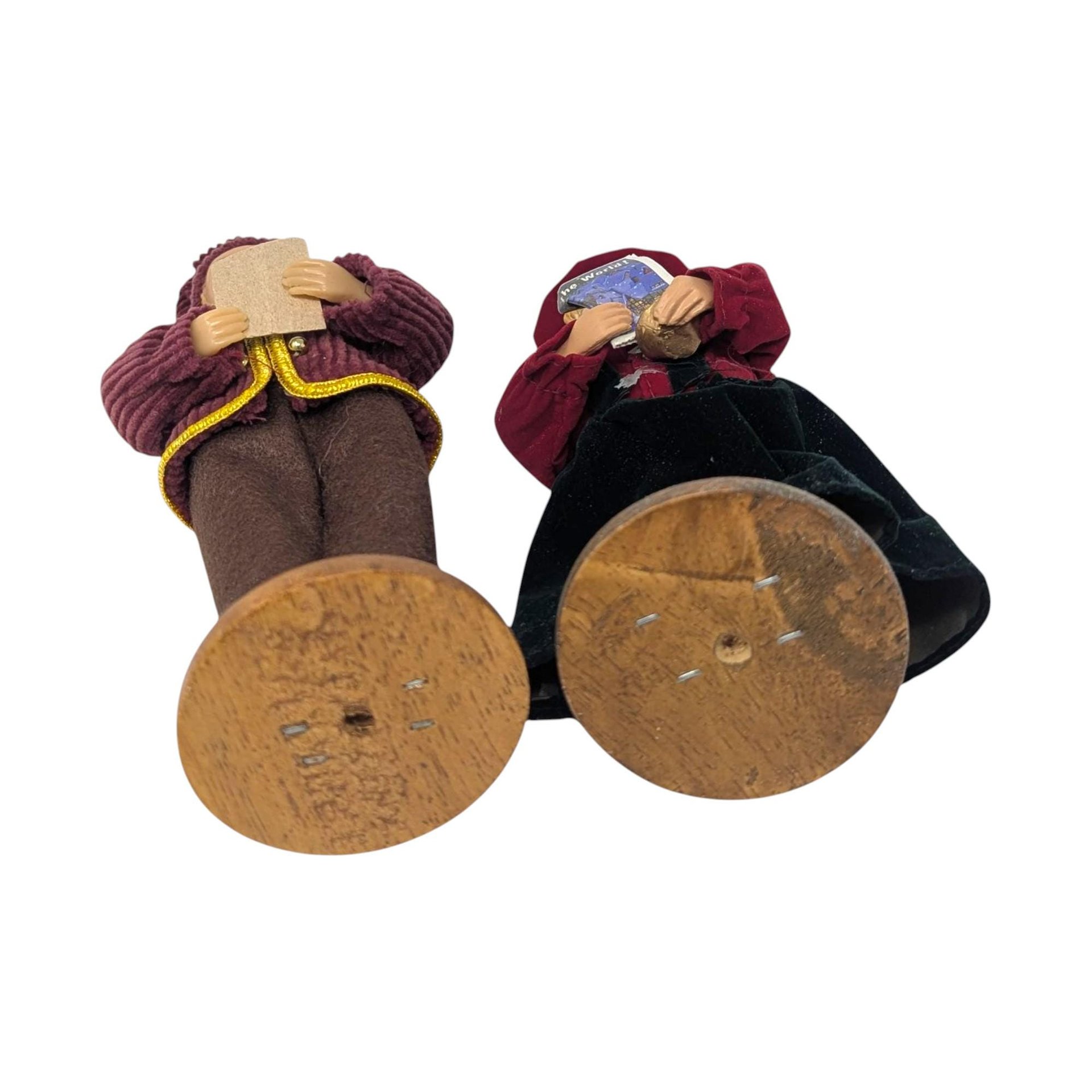 Vintage Christmas Caroler Figurine Pair