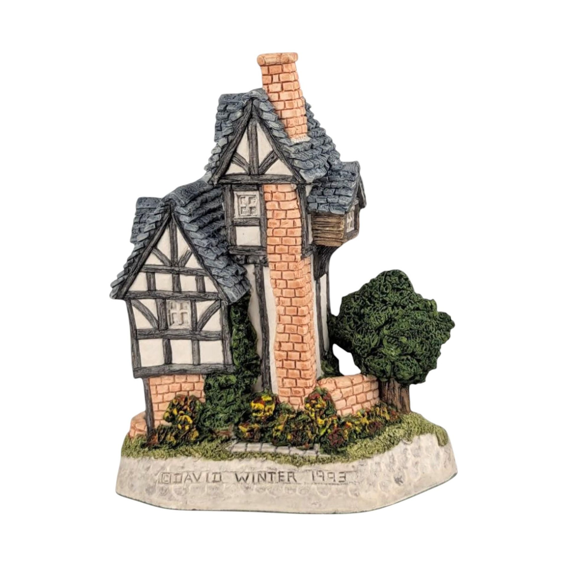 1993 David Winter "The Engine House" Village Piece