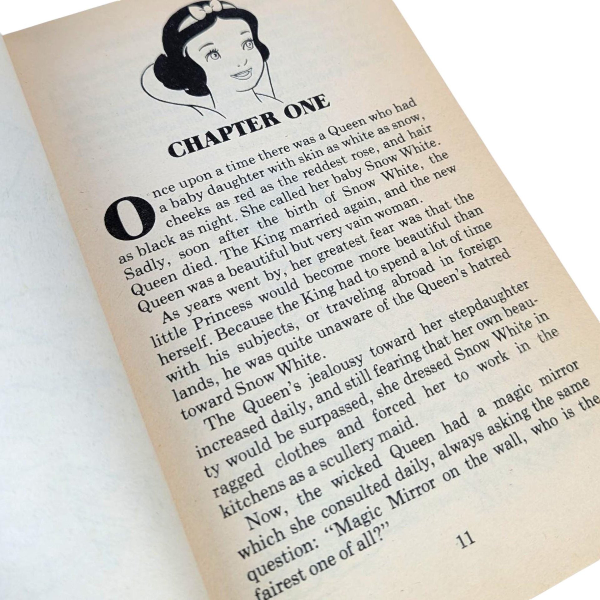 1975 Disney, Snow White and the Seven Dwarfs Book, Softcover