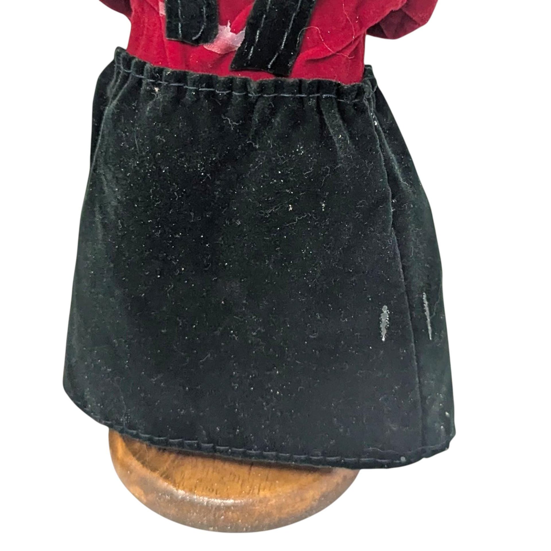 Vintage Christmas Caroler Figurine Pair