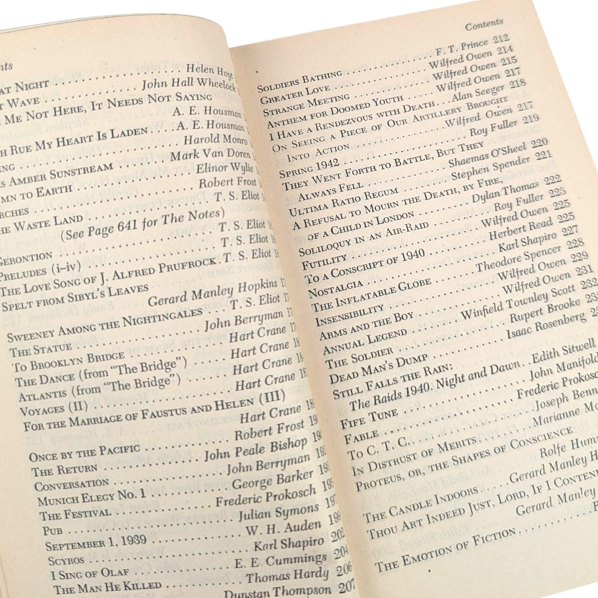 1946 A Little Treasury of Modern Poetry Hardcover