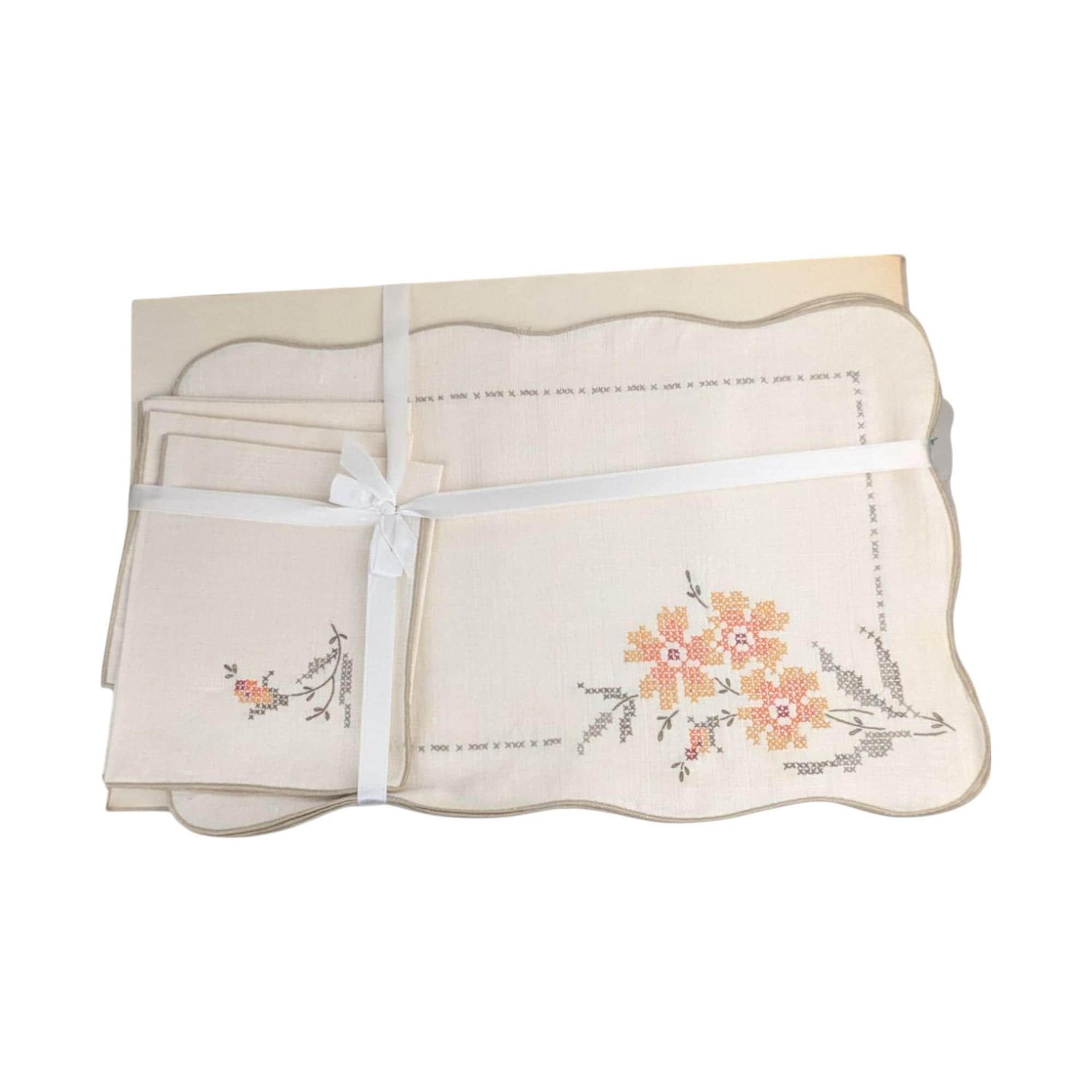 Vintage Bucilla 8-Piece Placemat and Napkin Set