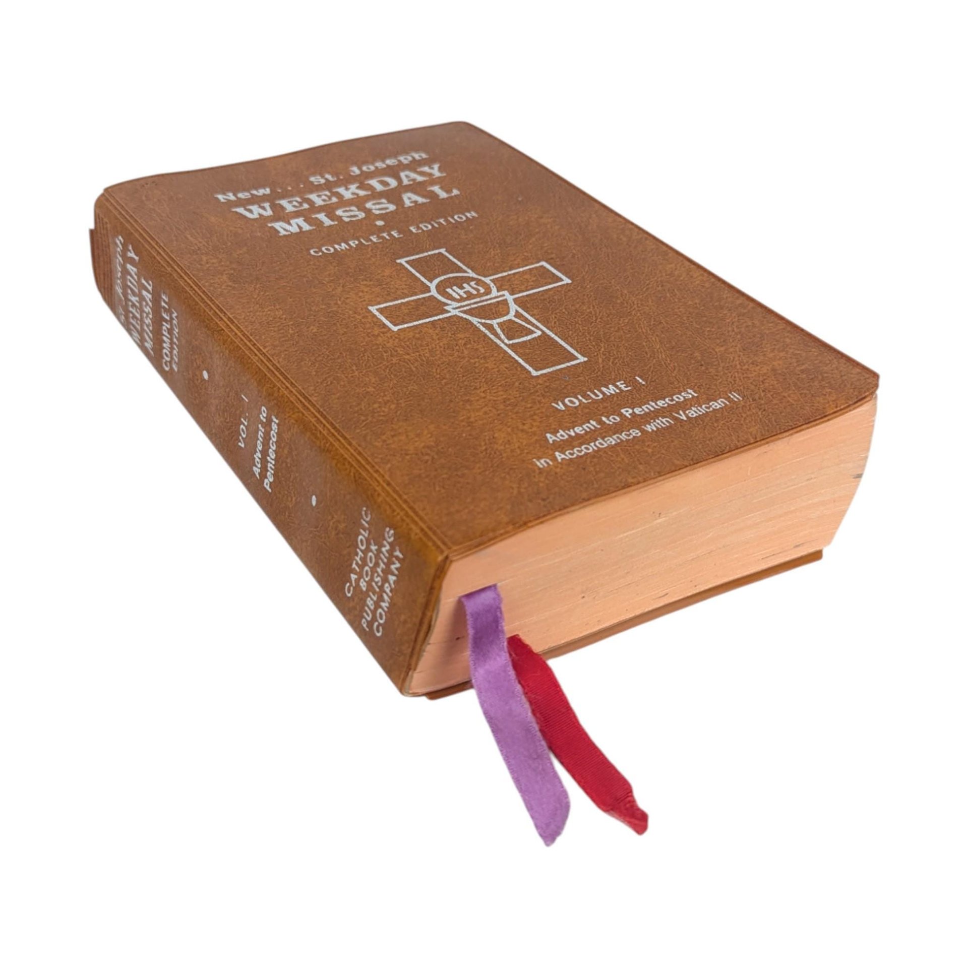 1975 New St. Joseph Weekday Missal Softcover Book