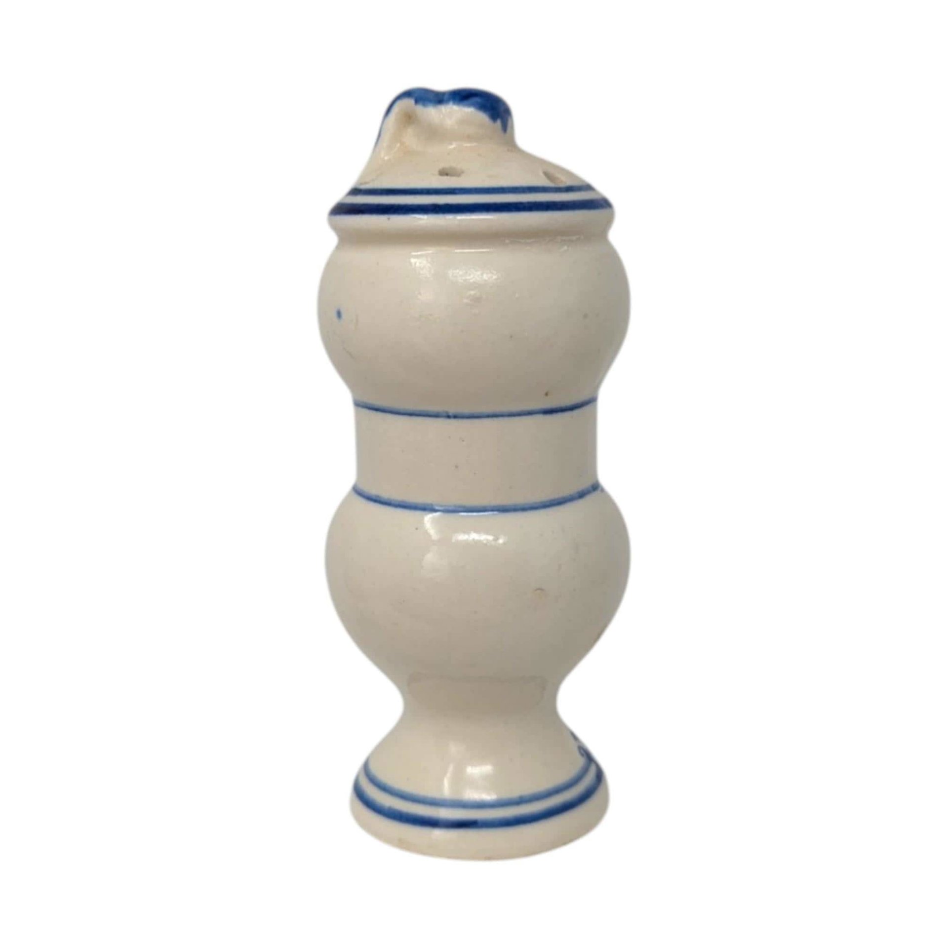 Watkins Blue Onion Salt Pepper Set
