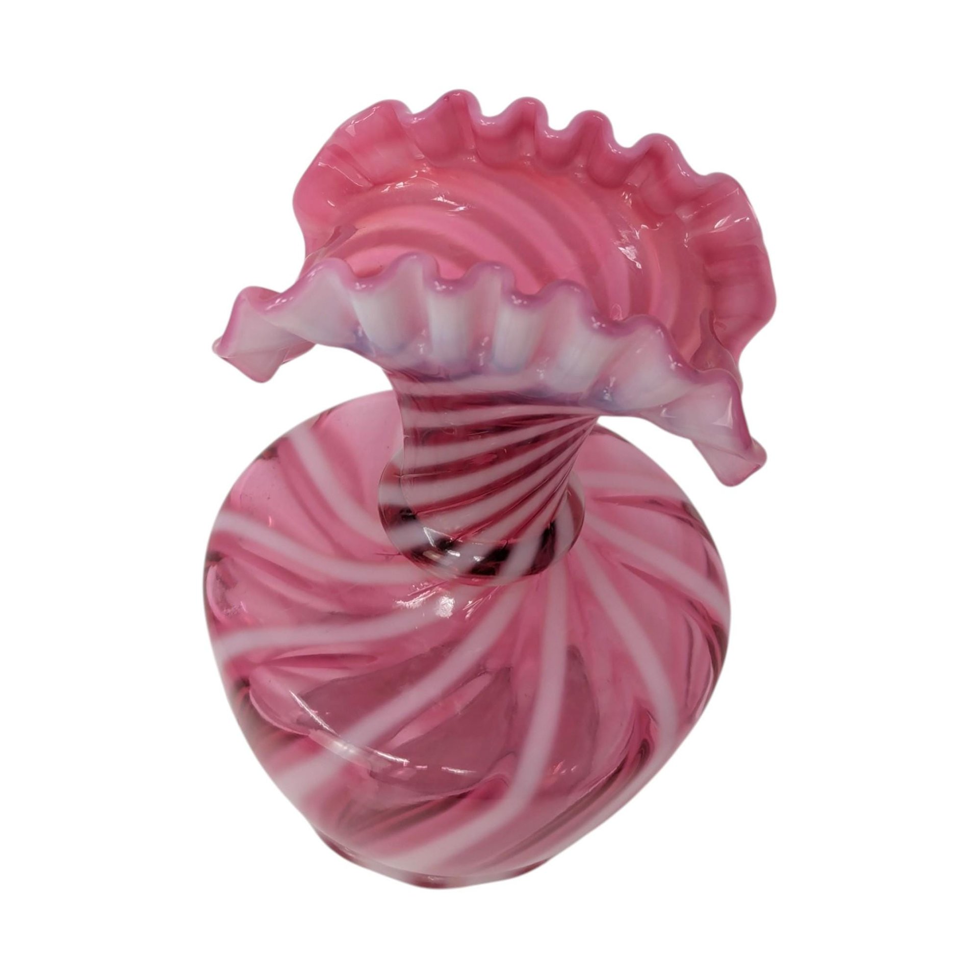 Fenton Pink Swirl Opalescent Vase – Vintage Ribbed Art Glass Floral Decor