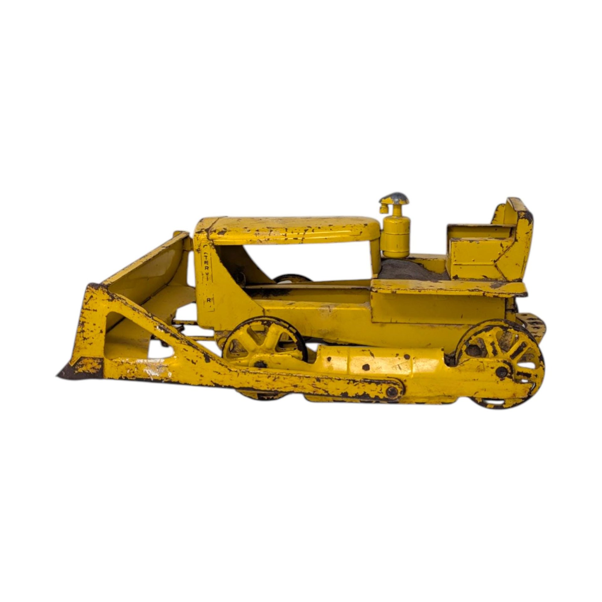 1940s Doepke Model Toys Caterpillar Bulldozer – Pressed Steel Industrial Toy