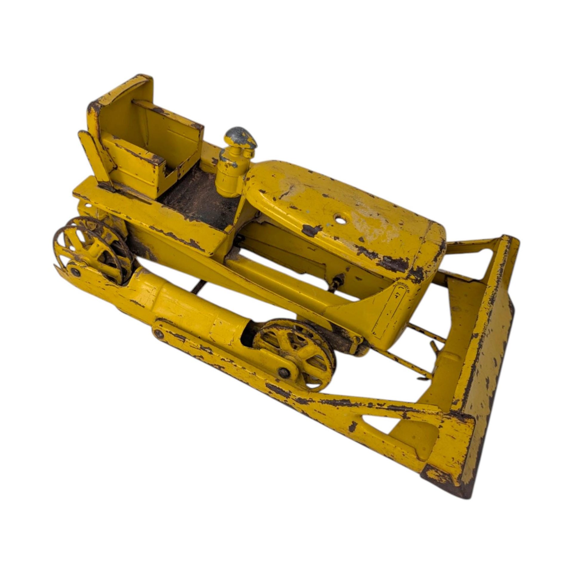 1940s Doepke Model Toys Caterpillar Bulldozer – Pressed Steel Industrial Toy