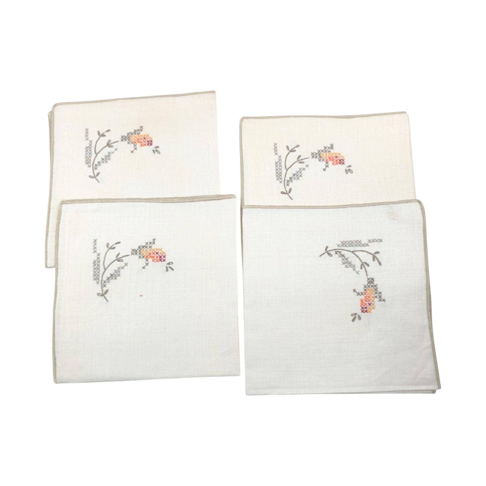 Vintage Bucilla 8-Piece Placemat and Napkin Set