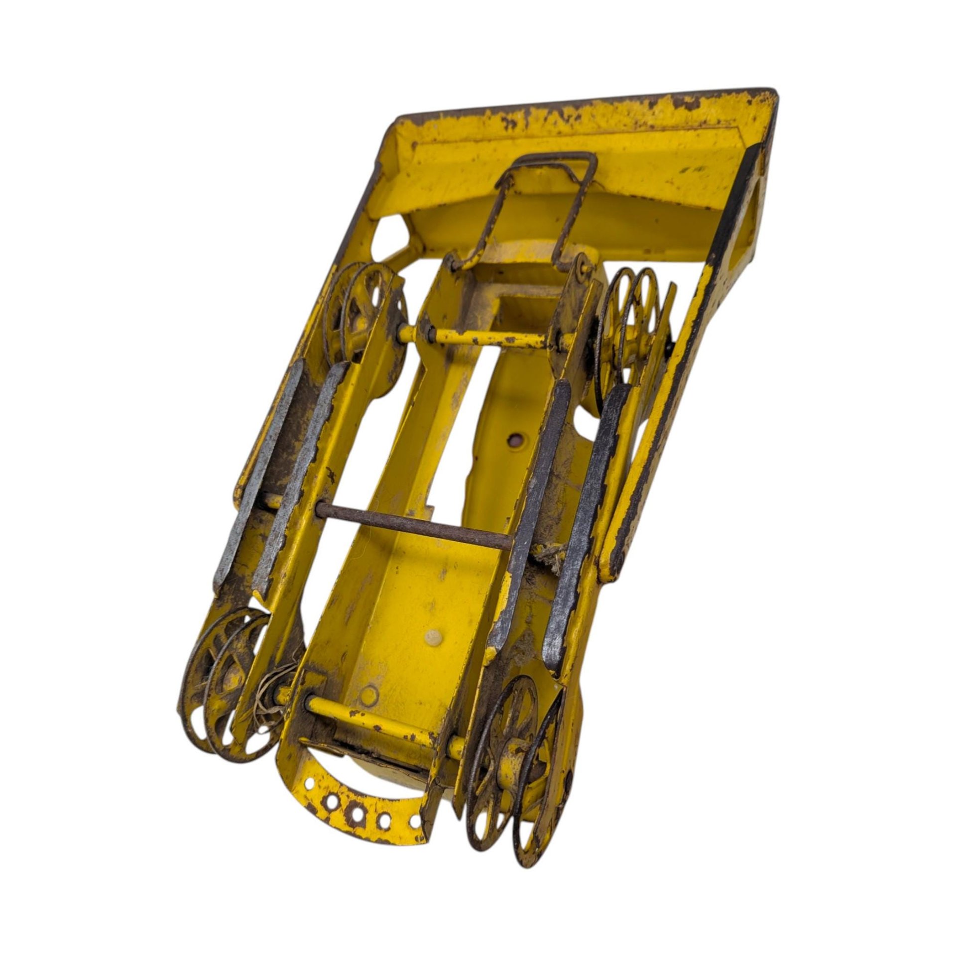 1940s Doepke Model Toys Caterpillar Bulldozer – Pressed Steel Industrial Toy