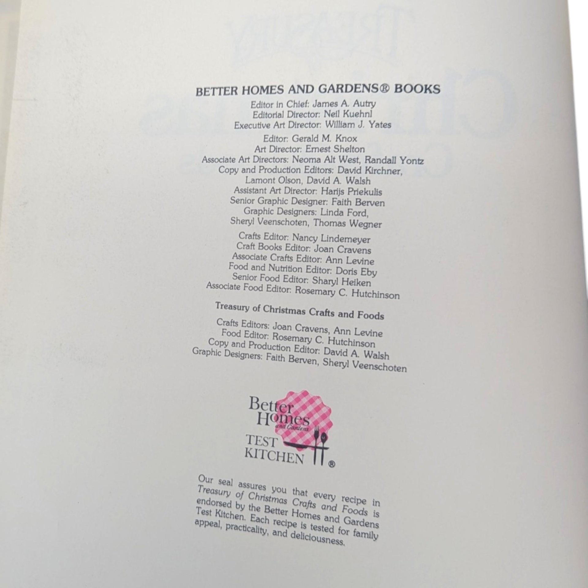 1980 BHG Treasury of Christmas Crafts and Food