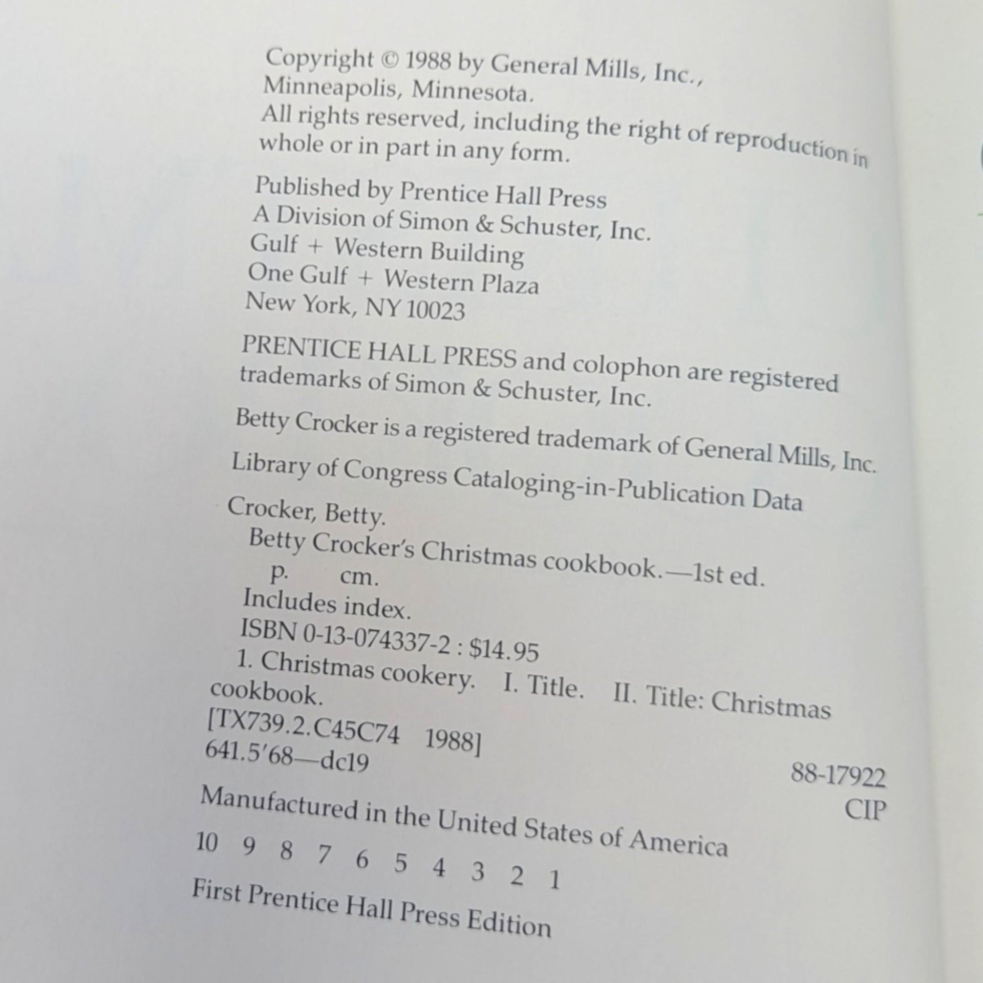 1988 Betty Crocker's Christmas Cookbook