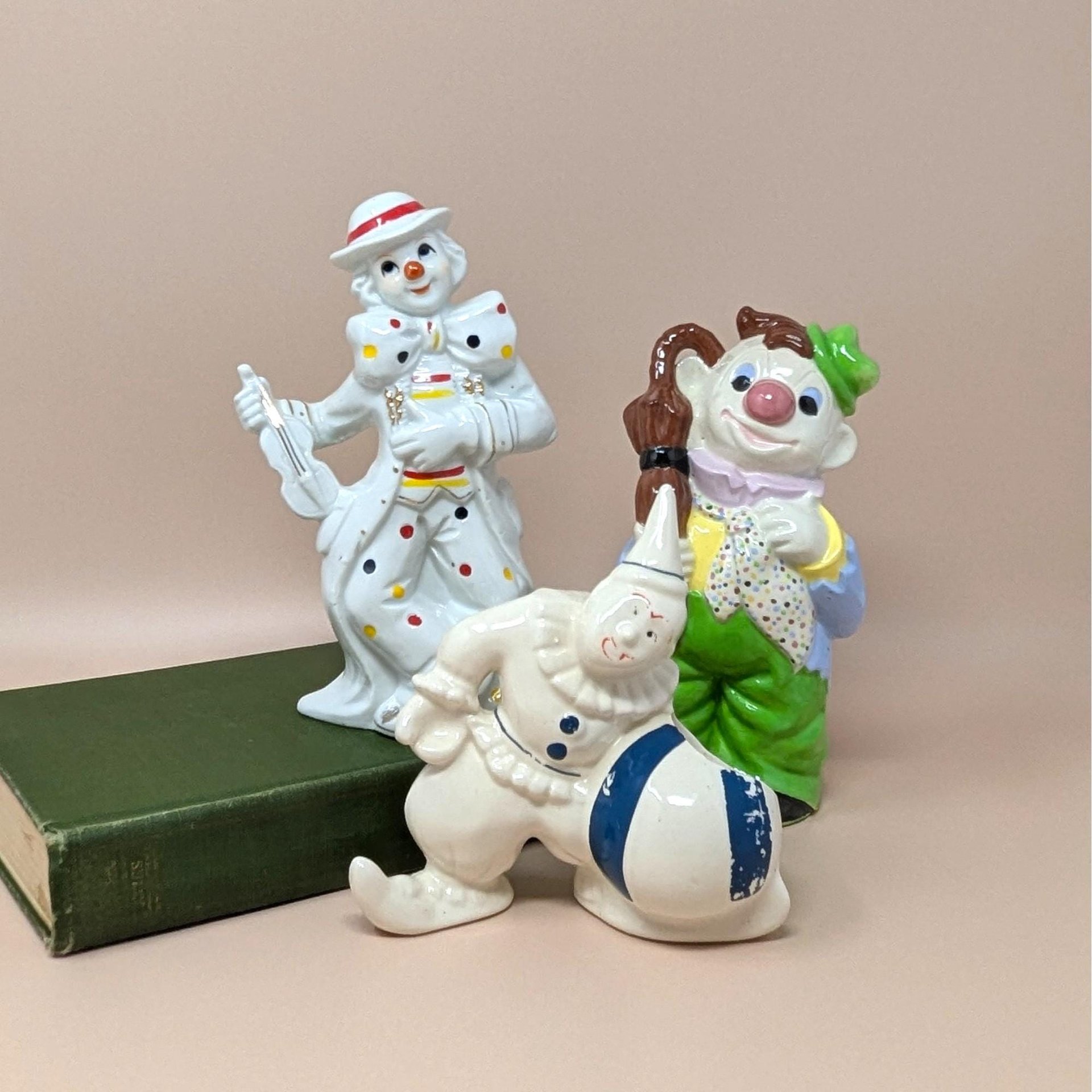 1960s Ceramic Clown Figurine Set – Vintage Playful Hand-Painted Trio