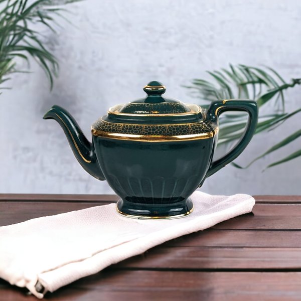 Elegant Vintage Hall Green and Gold Teapot 0120 - Classic Charm for Your Teatime