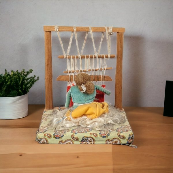 Vintage Navajo Weaver Woman Figurine | Handcrafted Wood & Fabric | Unique Home Decor | Gift for Art Lovers