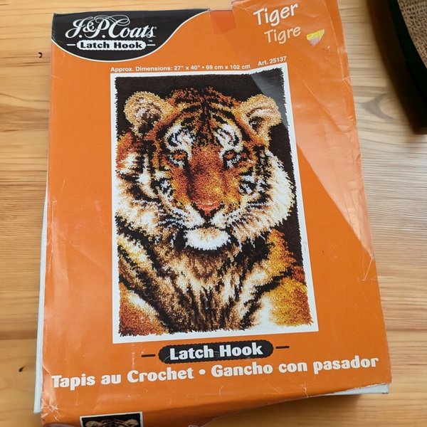J & P. Coats Latch Hook Tiger Kit - Creative Craft Project