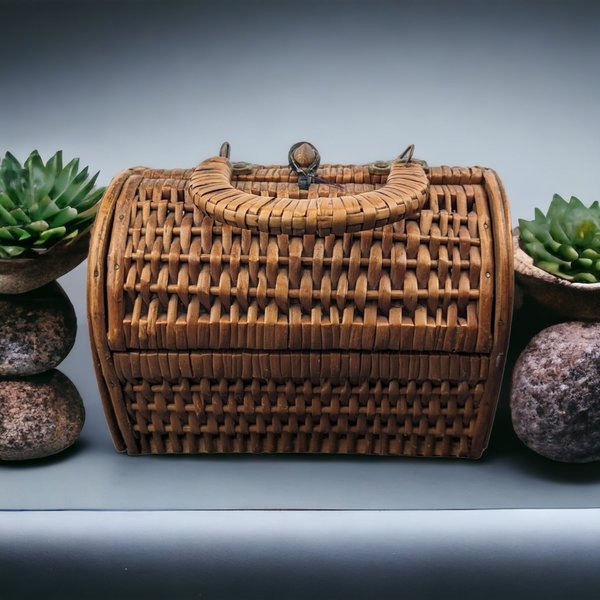Vintage Wicker Handbag | Leather & Wood Clasp | 7" Tall x 9.25" Long | Summer Purse | Boho Style | Woven Bag | Unique Accessory