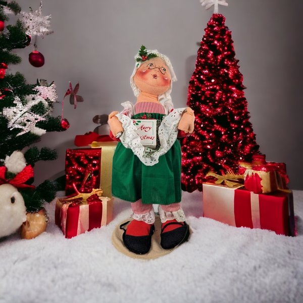 Vintage 1990 Annalee 18" Mrs. Claus with Presents, Christmas Figurine, Holiday Decor, Collectible Doll