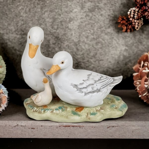 Homco Duck Family Figurine 1425 – Quaint Home Decor Delight