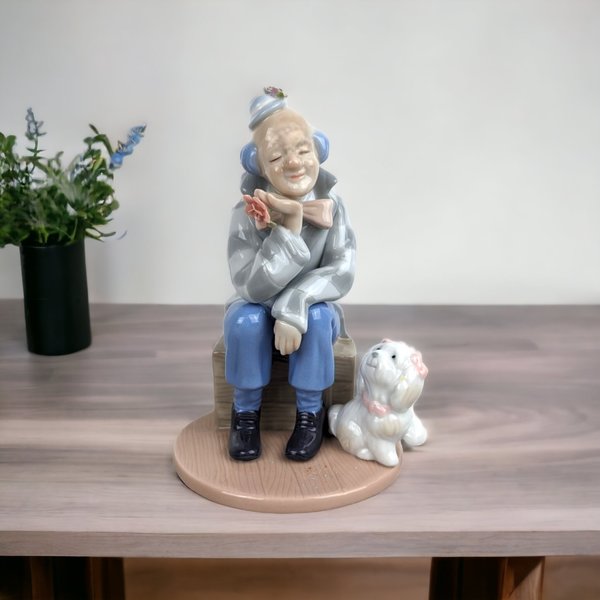 2002 Design Daydreaming Clown Porcelain Figurine: Collectible Whimsy