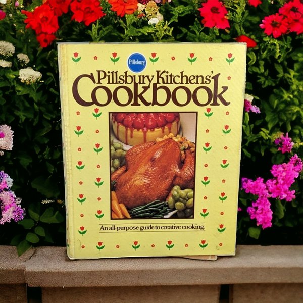 Delightful Dining: 1979 Pillsbury Kitchen's Cookbook
