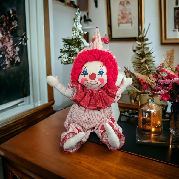 Vintage Plush Clown Doll: Nostalgic Collectible