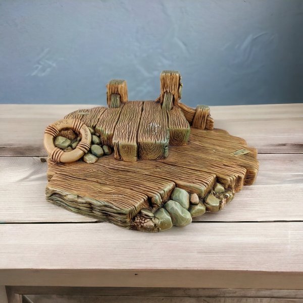 Vintage Pendelfin Shrimp Stand - Charming Retro Decor Accent