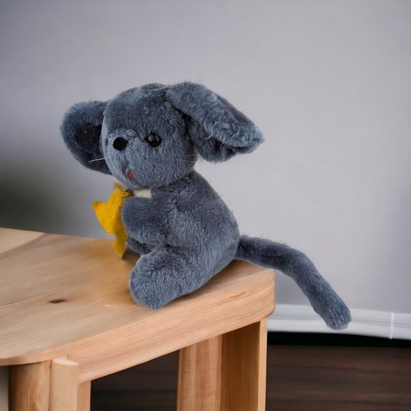 1973 Dakin Plush Mouse with Cheese