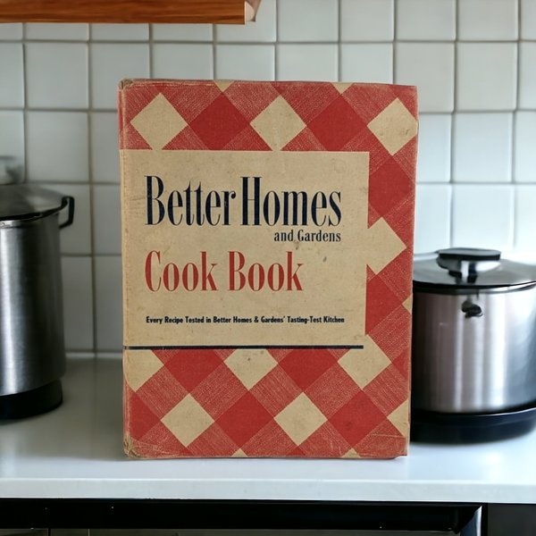 Vintage 1947 Better Homes and Gardens Cookbook | 13th Printing | Retro Recipes | Kitchen Decor
