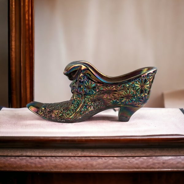 Vintage Old Virginia Black Amethyst Carnival Glass Daisy and Button Cat Glass Shoe