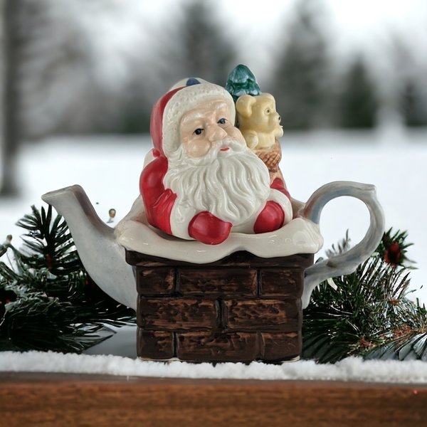 Vintage Cracker Barrel Santa on Rooftop Teapot - 4 1/2" - Christmas Decor - Very Good Condition