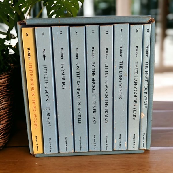 Boxed Set of Little House on the Praire Books, Laura Ingalls Wilder