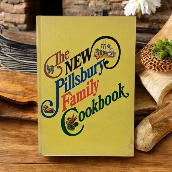 Vintage 1974 The New Pillsbury Family Cookbook - Hardcover, Classic Recipes, Retro Kitchen Decor