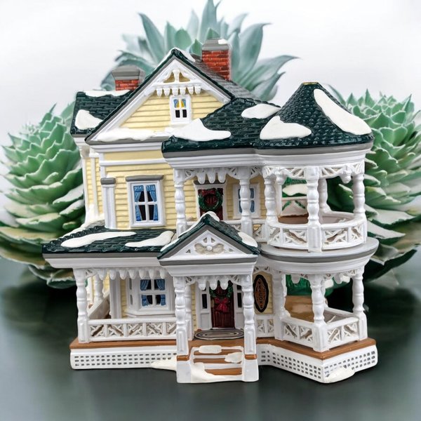 Vintage Dept 56 Gothic Bed & Breakfast | Village Collection | Light-Up Building